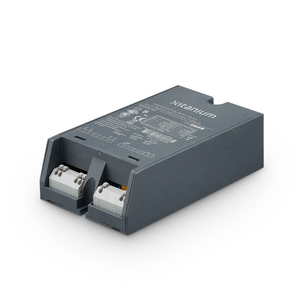 Xitanium LED Xtreme Drivers – LP (Lite Programmable), donkere behuizing met zichtbare aansluitklemmen en productetiket